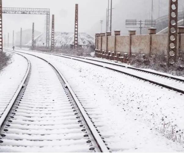 冬天已到，雨雪天氣增多，應該怎么做才能防止凈化板發(fā)潮？